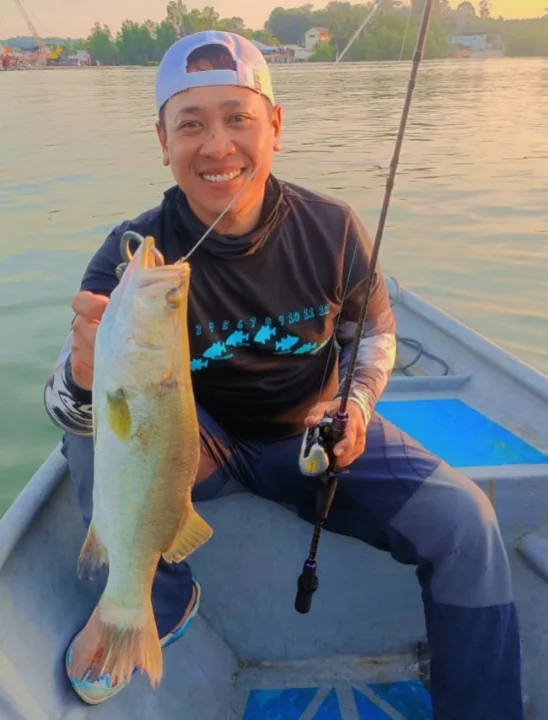 Hakiem Fishing Boat Charter - Image 3