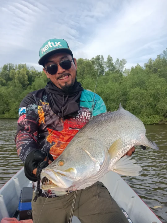 Aten Boat Charter - Image 3